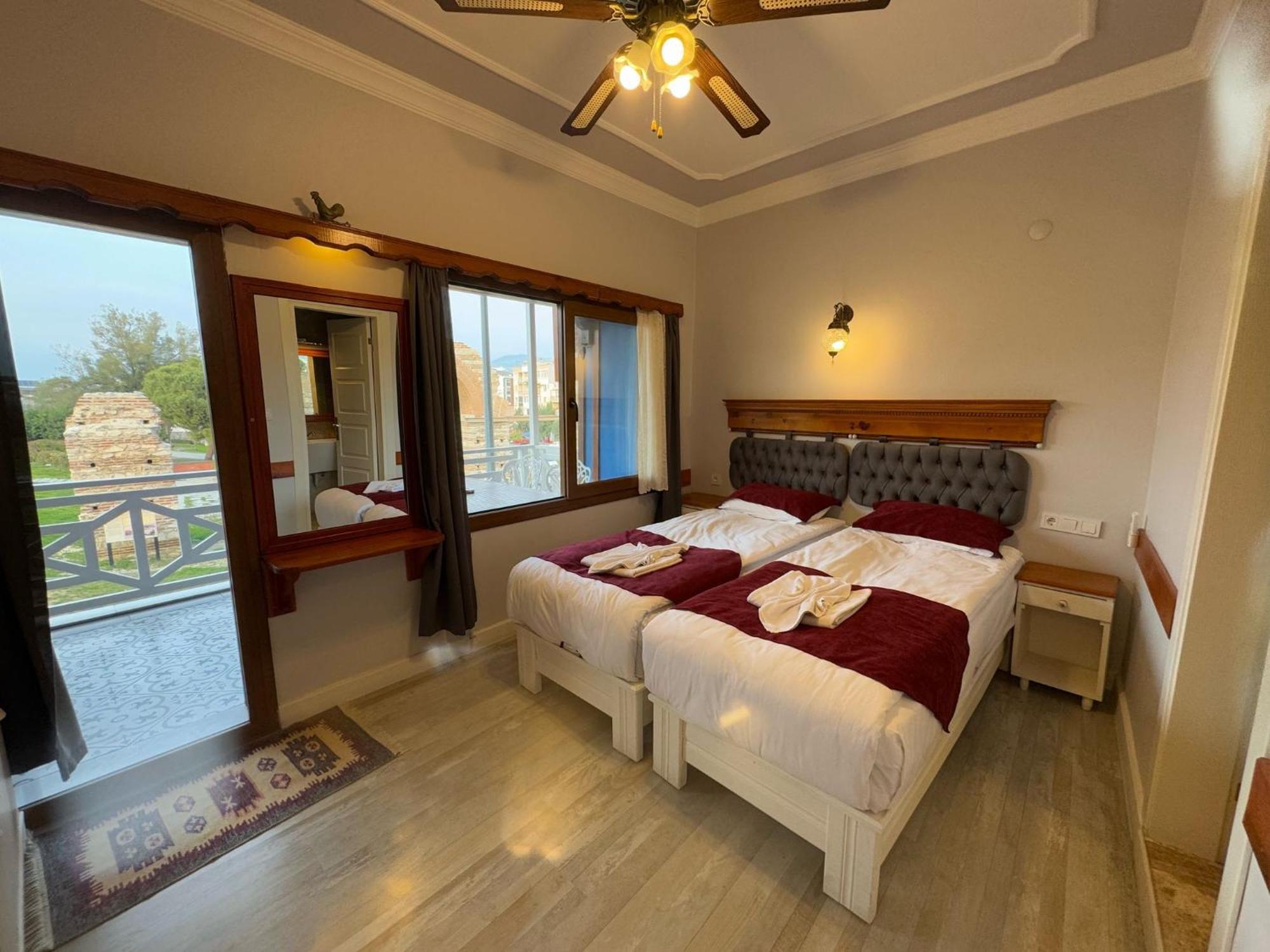Ephesus Selcuk Castle View Suites Buitenkant foto