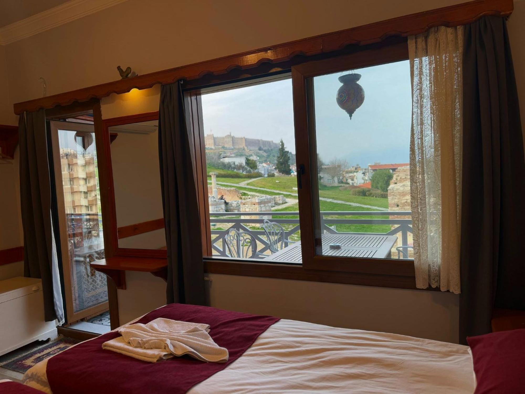 Ephesus Selcuk Castle View Suites Buitenkant foto